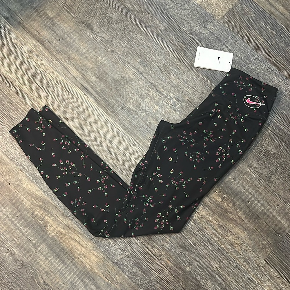 NWT Nike Drifit floral leggings size xs